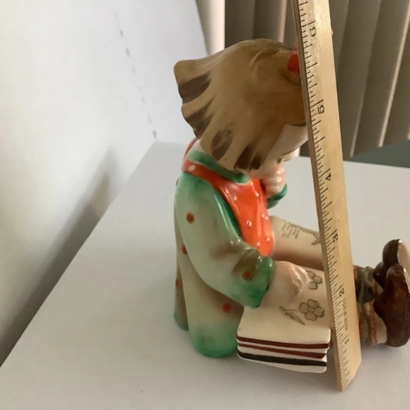 Goldcastle figurine multicolor girl reading a book made in Japan - Picture 15 of 15